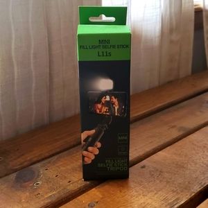 HP🥳 Mini Fill Light, Selfie Stick, Tripod - NWT!